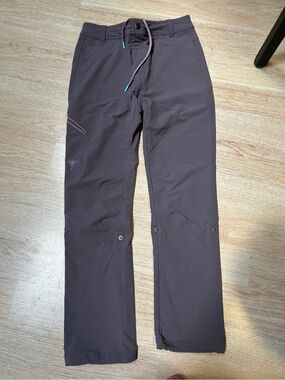 Women’s Shefly hiking pants like new. Size 4